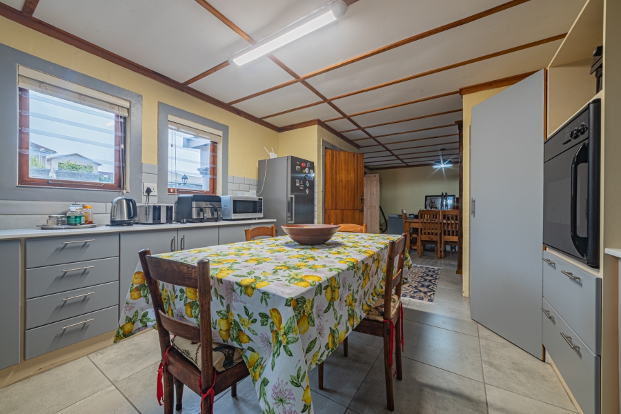 3 Bedroom Property for Sale in Fraaiuitsig Western Cape